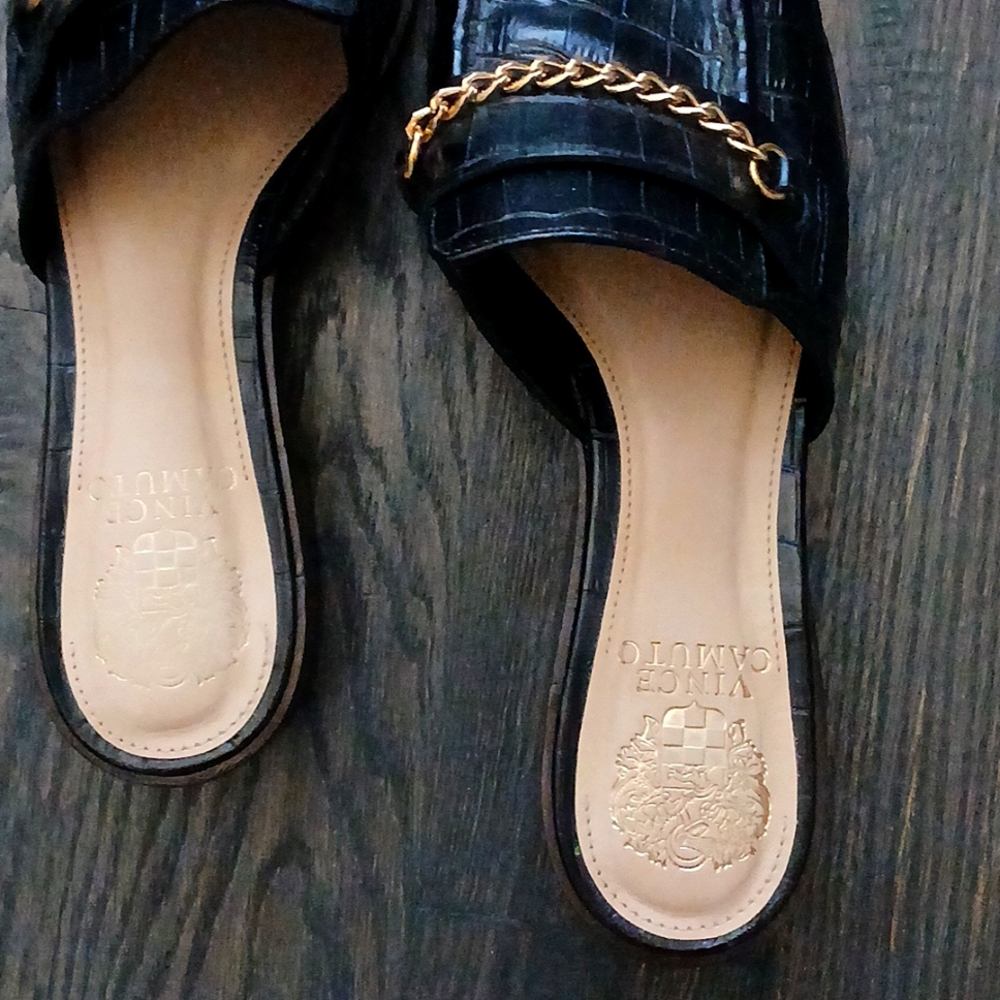 I am selling because they are too small.